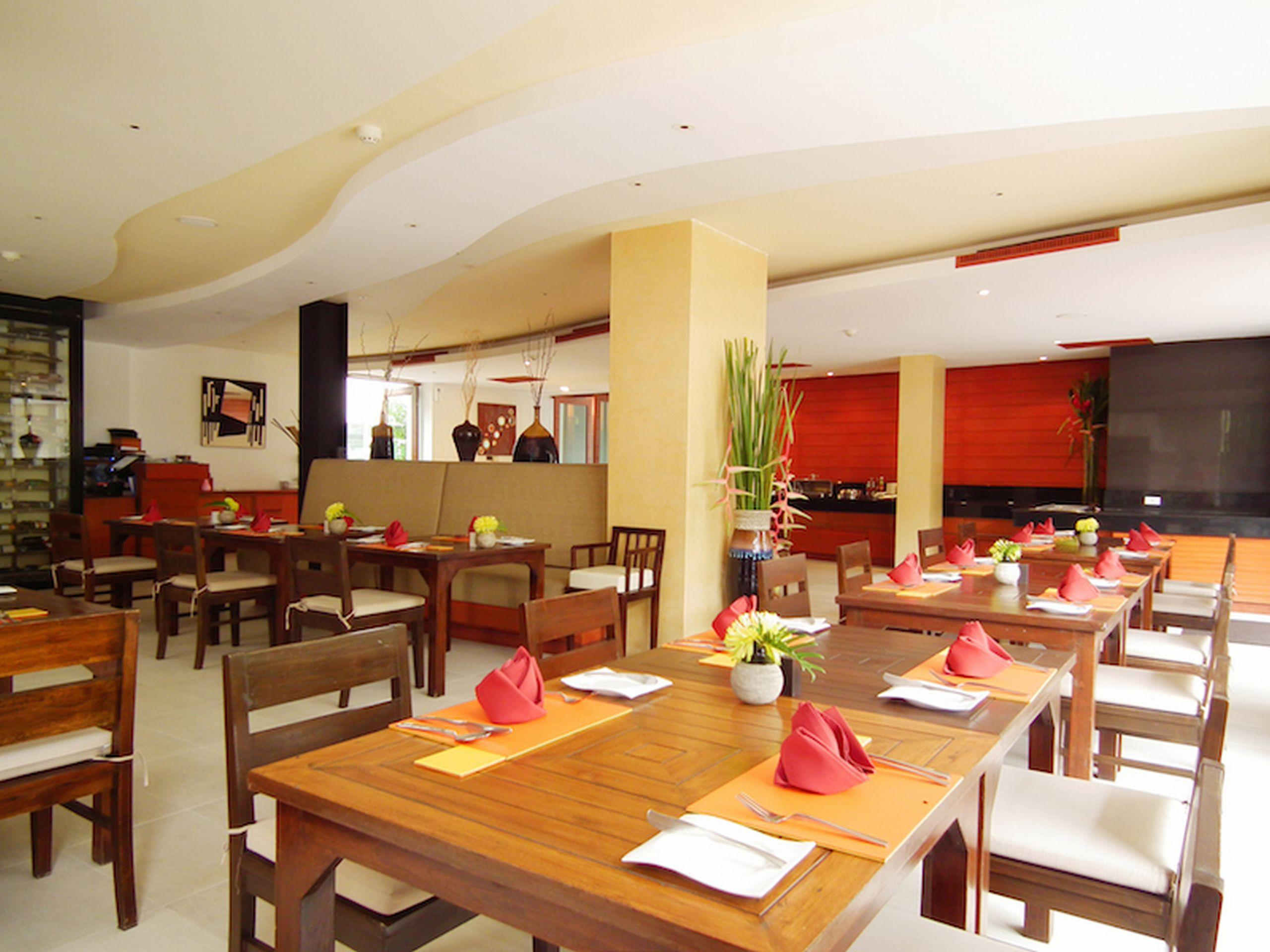 La Flora Resort Patong - Sha Extra Plus Restaurace fotografie